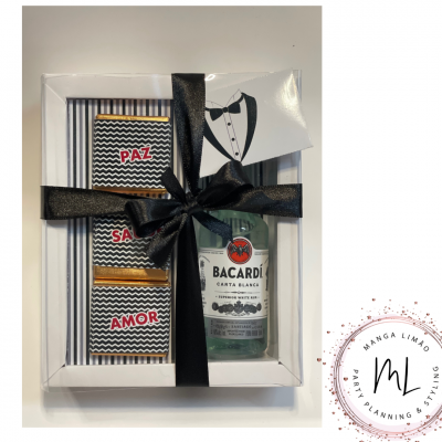 Conjunto presente Bacardi miniatura com chocolates PAZ SAÚDE AMOR