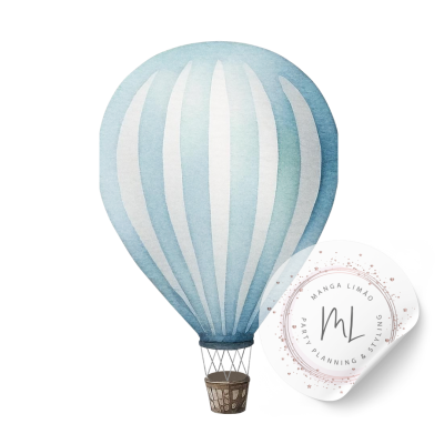 Ilustração de balão de ar quente azul e branco com etiqueta branca redonda.