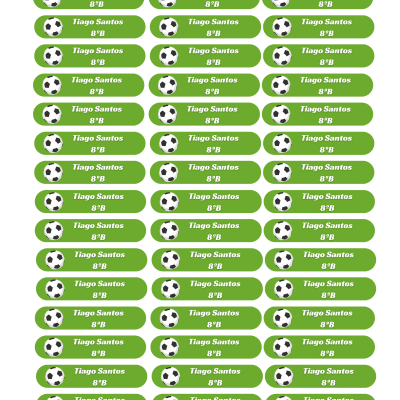Etiquetas verdes com bola de futebol e texto 'Tiago Santos 8ºB'