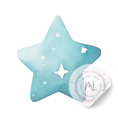 Almofada em forma de estrela azul com detalhes brancos