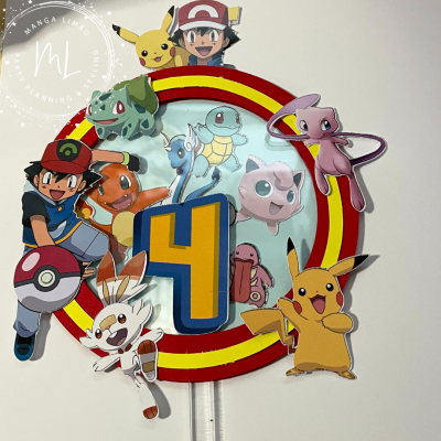 Topo de bolo decorativo Pokémon com número 4 e personagens coloridos