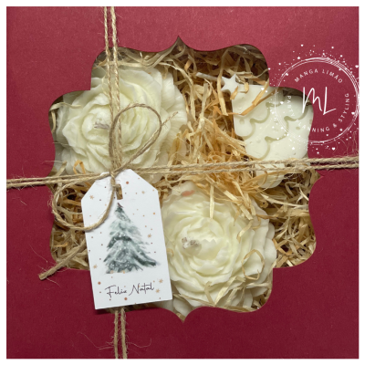 Conjunto de velas decorativas em caixa vermelha com etiqueta de Natal
