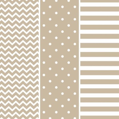Três padrões verticais: ziguezague, bolinhas e riscas em tons de bege e branco