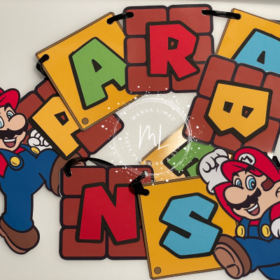 Cartões coloridos com letras e personagens do Mario