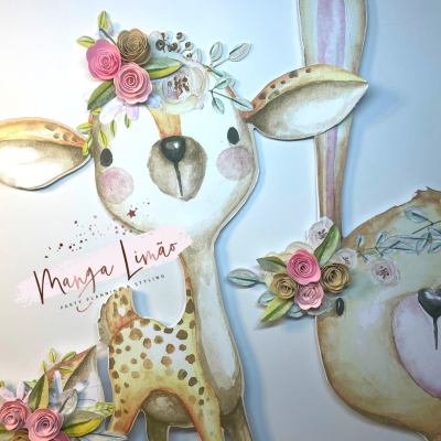 Ilustração de veado com flores em papel recortado e texto Maysa Limão.