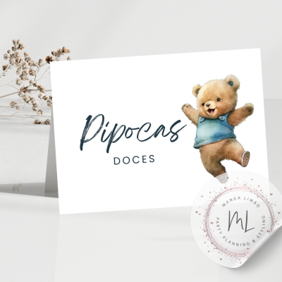Cartão decorativo com urso de pelúcia e texto Pipocas DOCES