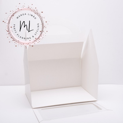 Caixa de cartão branca aberta e logotipo MANGA LIMAO.