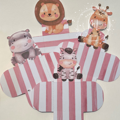 Caixas de cartão abertas às riscas rosa e branco com desenhos de animais cartoon