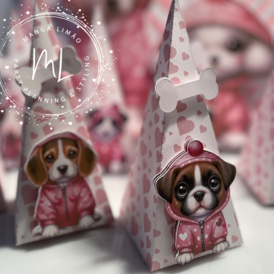 Caixas triangulares decorativas com cães e corações em rosa e branco