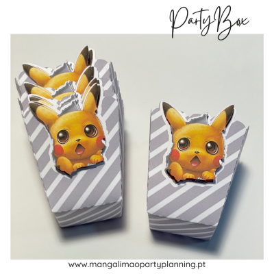 Caixas de festa cinza com listras brancas e decoração do Pikachu amarelo