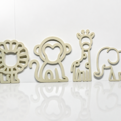 Molduras decorativas em forma de animais: leão, macaco, girafa e elefante