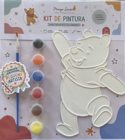 Kit de pintura infantil com molde do Ursinho Pooh e tintas acrílicas.