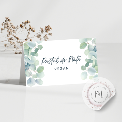 Cartão dobrado branco com decoração de folhas verdes e texto pastel de nata vegan.