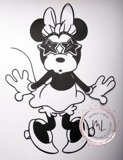 Desenho preto e branco de personagem tipo Minnie Mouse com óculos de estrela e laço.