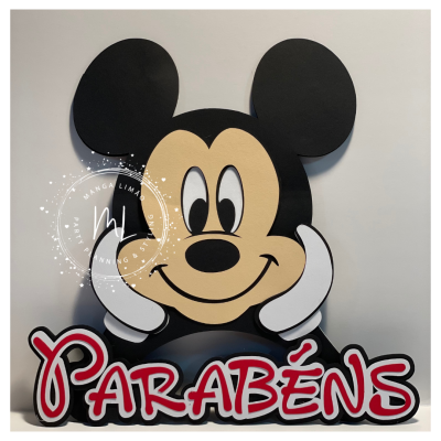 Decoração de cartão rígido do Mickey Mouse com a palavra PARABÉNS