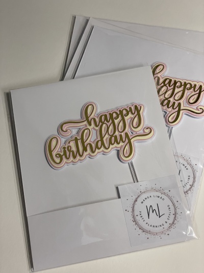 Cartões de aniversário embalados com frase happy birthday e selo Manga Miaa