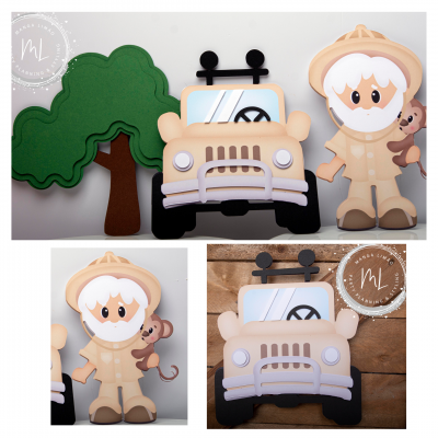 Decoração de cena com árvore verde, jipe bege e explorador com macaco em material fofo