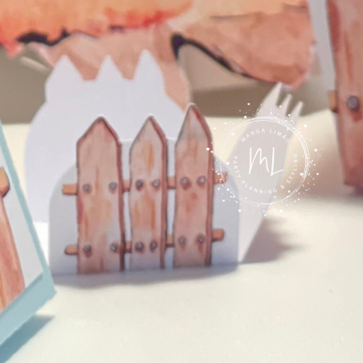 Balão decorativo de papel com estampa de cerca de madeira