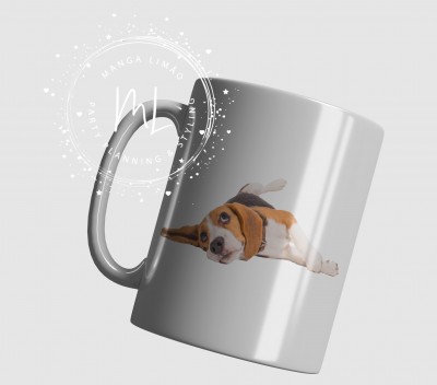 Caneca branca com imagem de cão Beagle deitado