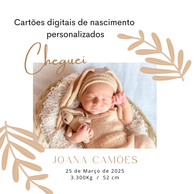Cartão digital de nascimento personalizado com foto de bebé vestido de malha bege e texto