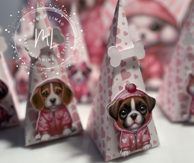 Caixas triangulares decorativas com cães e corações em rosa e branco