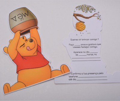 Convite infantil Winnie the Pooh com pote de mel e texto para festa