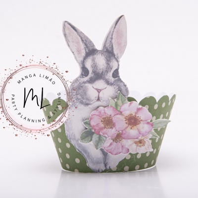 Suporte para cupcake com recorte de coelho e flores