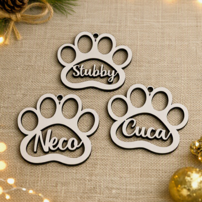 Ornamentos em madeira em forma de pata com nomes personalizados Stubby, Neco e Cuca