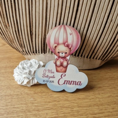 Expositor decorativo ursinho rosa em balão com base em nuvem e texto batizado Emma