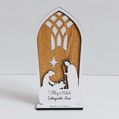 Figura decorativa de Natal com tema da Natividade e texto em português