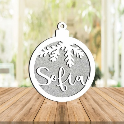 Enfeite natalício branco e prateado com o nome Sofia