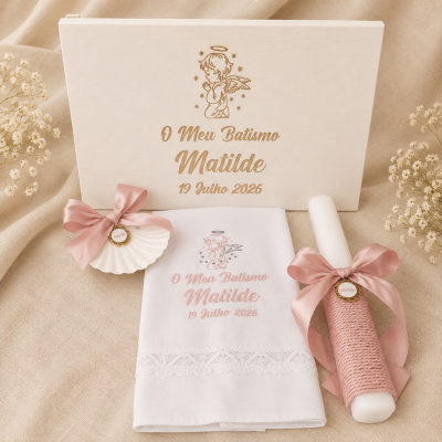 Conjunto de batismo com vela decorada, toalha bordada e caixa personalizada