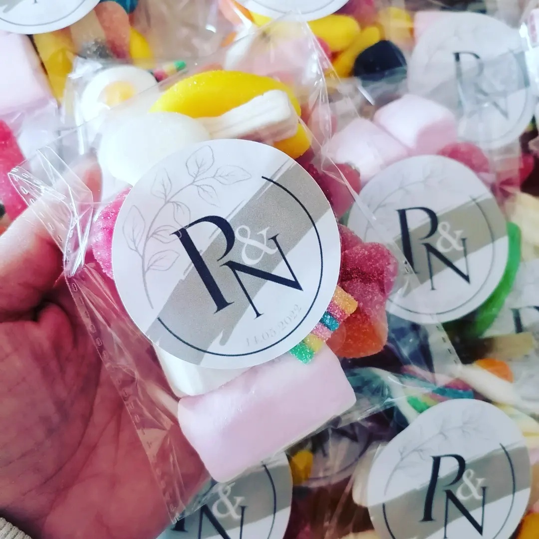 saquinhos de gomas personalizados para casamento