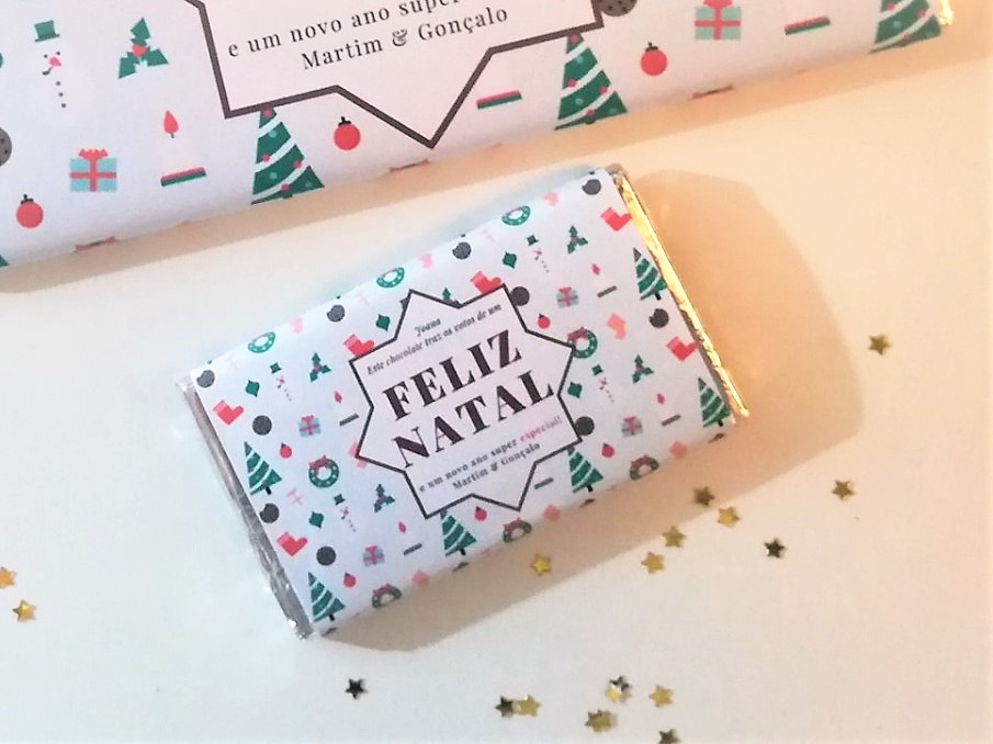 Chocolate com embalagem decorada para Natal com texto FELIZ NATAL