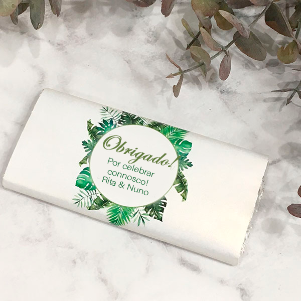 Barra de chocolate com etiqueta de agradecimento decorada com folhas verdes