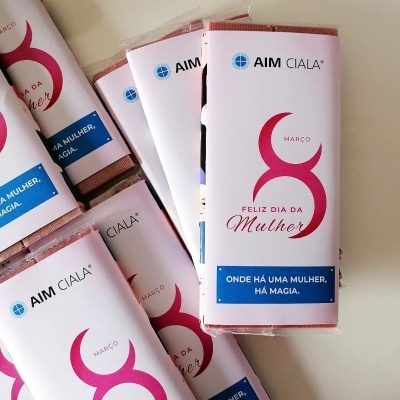 Chocolate&#x20;grande&#x20;100gr&#x20;com&#x20;design&#x20;personalizado&#x20;para&#x20;empresas