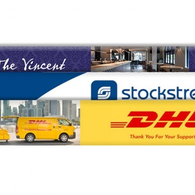 Três cartões de visita com logos The Vincent, stockstreet e DHL sobrepostos