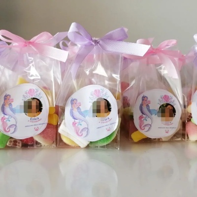 Saquinhos&#x20;de&#x20;Gomas&#x20;ou&#x20;Rebu&#x00E7;ados&#x20;personalizados&#x20;e&#x20;com&#x20;la&#x00E7;o