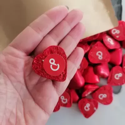 Bombons&#x20;de&#x20;Chocolate&#x20;em&#x20;Formato&#x20;de&#x20;Cora&#x00E7;&#x00E3;o&#x20;com&#x20;Personaliza&#x00E7;&#x00E3;o&#x20;para&#x20;Empresas&#x20;e&#x20;Eventos&#x20;Especiais