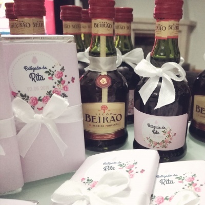 Conjuntos&#x20;de&#x20;Lembran&#x00E7;as&#x20;&#x7C;&#x20;Miniaturas&#x20;Licor&#x20;Beir&#x00E3;o&#x20;&#x2B;&#x20;Mini&#x20;Chocolates&#x20;20gr