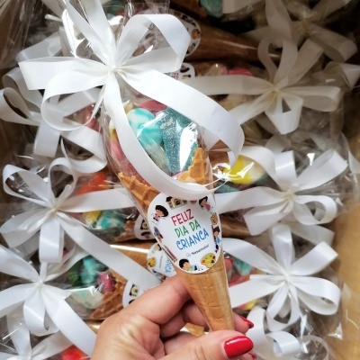 Cone&#x20;de&#x20;Bolacha&#x20;com&#x20;Gomas&#x20;&#x7C;&#x20;Lembran&#x00E7;as&#x20;para&#x20;Festas&#x20;Infantis&#x20;ou&#x20;Crian&#x00E7;as