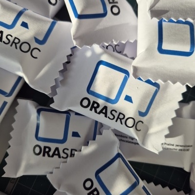 Napolitanas&#x20;Triplo&#x20;Chocolate&#x20;com&#x20;logotipo&#x20;da&#x20;empresa