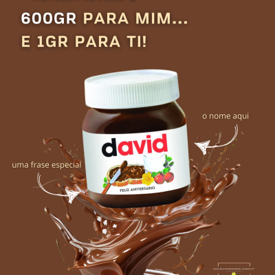 Frasco de creme de chocolate com etiqueta personalizada com o nome david e fundo castanho com jorro de chocolate