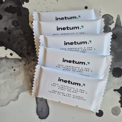 Mini&#x20;Chocolates&#x20;20gr&#x20;com&#x20;o&#x20;logotipo&#x20;da&#x20;empresa