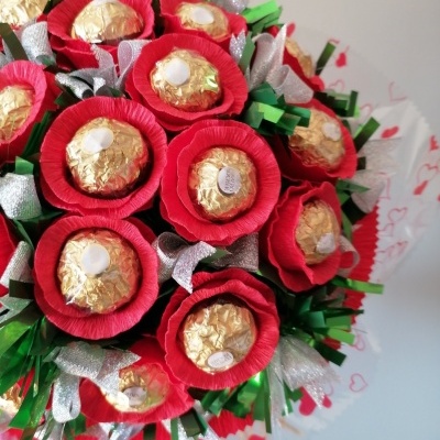 Gigante&#x20;Bouquet&#x20;com&#x20;Bombons&#x20;de&#x20;Chocolate&#x20;e&#x20;Pralin&#x00E9;