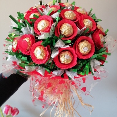 Gigante&#x20;Bouquet&#x20;com&#x20;Bombons&#x20;de&#x20;Chocolate&#x20;e&#x20;Pralin&#x00E9;