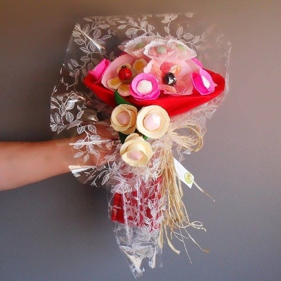 Super&#x20;Ramo&#x20;de&#x20;flores&#x20;com&#x20;as&#x20;mais&#x20;deliciosas&#x20;e&#x20;coloridas&#x20;gomas