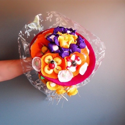 Super&#x20;Ramo&#x20;de&#x20;flores&#x20;com&#x20;as&#x20;mais&#x20;deliciosas&#x20;e&#x20;coloridas&#x20;gomas