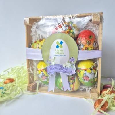 Coelhinhos&#x20;e&#x20;Ovos&#x20;de&#x20;chocolate&#x20;em&#x20;caixa&#x20;Personalizada&#x20;com&#x20;o&#x20;logotipo&#x20;da&#x20;sua&#x20;empresa