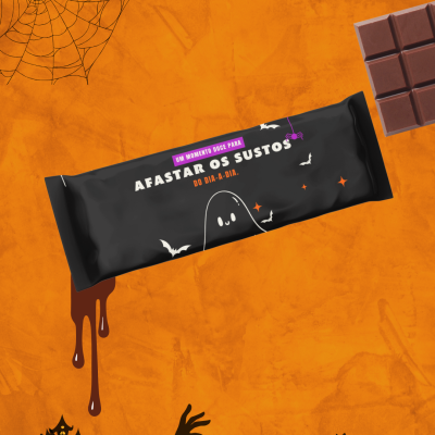 Embalagem preta de chocolate temática de Halloween com texto e gráficos em fundo laranja